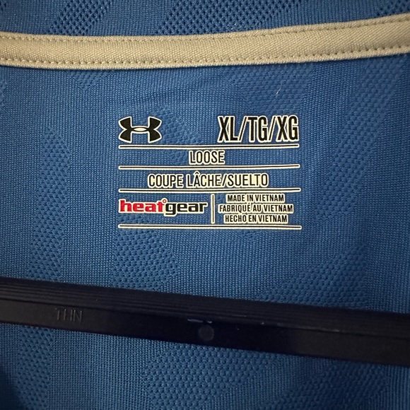 Royal blue Under Armour vneck tshirt - Picture 2 of 2